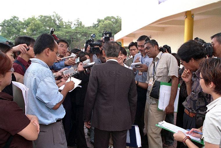 General Election 2001 Nomination Day - Independent candidate for Joo Chiat Constituency Ooi Boon Ewe speaking to the media at Nomination Centre at Temasek Primary School