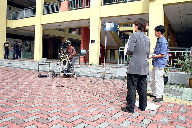 General Election 2001 Nomination Day - Media setting up at White Sands Primary School Nomination Centre