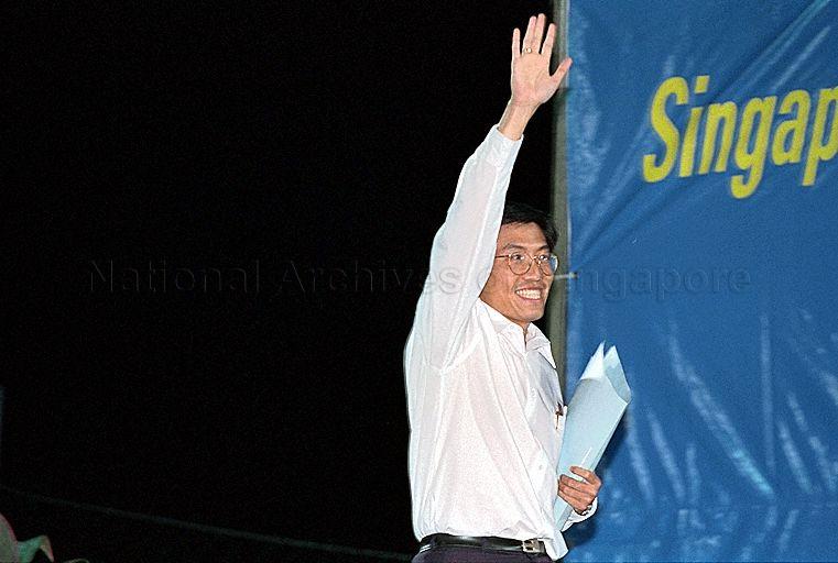 Taken at: Singapore Democratic Party (SDP) 2001 General Election rally at Bukit Gombak Stadium in Hong Kah Group Representation Constituency (GRC) Pictured: SDP candidate for Jurong GRC Chee Soon Juan