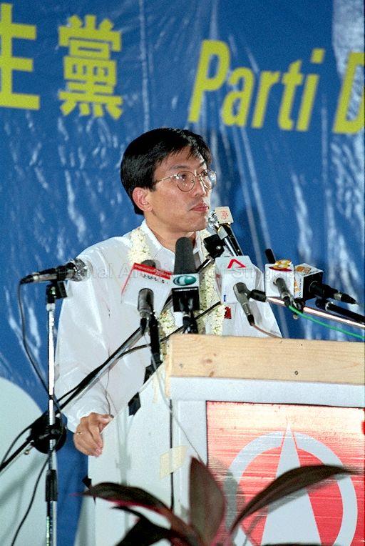 Taken at: Singapore Democratic Party (SDP) 2001 General Election rally at Bukit Gombak Stadium in Hong Kah Group Representation Constituency (GRC) Pictured: SDP candidate for Jurong GRC Chee Soon Juan
