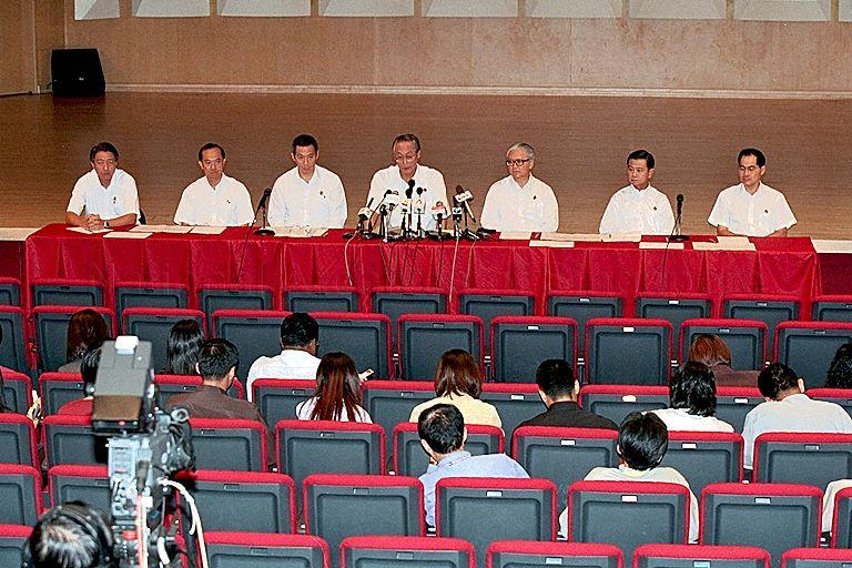 Taken at: General Election 2001 press conference at Singapore Conference Hall &nbsp;Pictured: Prime Minister Goh Chok Tong, Deputy Prime Minister Brigadier-General Lee Hsien Loong, Deputy Prime Minister Dr Tony Tan, Minister for Education and 2nd Minister for Defence Teo Chee Hean, Minister for Home Affairs Wong Kan Seng, Minister for Trade and Industry George Yeo and Minister for Health and 2nd Minister for Finance Lim Hng Kiang