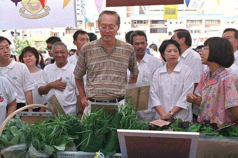 Taken at: Marine Parade Town Council's Clean and Green Carnival 2001 at Serangoon Pictured: Guest-of-Honour Prime Minister Goh Chok Tong, Parliamentary Secretary for Education Mohamad Maidin B P M, Member of Parliament for Marine Parade GRC Lim Hwee Hua and Chairman of Marine Parade Citizens' Consultative Committee (CCC) S Puhaindran