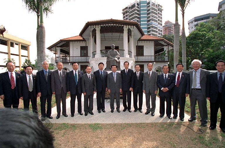 Taken at: Visit by Chairman of the Chinese People's Political Consultative Conference (CPPCC) National Committee Li Ruihuan to Singapore - Visit to Sun Yat Sen Nanyang Memorial Hall Pictured: Chairman of the CPPCC National Committee Li Ruihuan, Chinese Ambassador to Singapore Zhang Jiuhuan, President of Singapore Chinese Chamber of Commerce and Industry (SCCCI) Kwek Leng Joo, Honorary President of Singapore Chinese Chamber of Commerce and Industry (SCCI) Tay Beng Chuan, Secretary-General of the CPPCC National Committee Zheng Wantong, Chairman of the Subcommittee of Human Resources and Environment of the CPPCC National Committee Chen Bangzhu, Chairman of the CPPCC Chongqing Municipal Committee Zhang Wenbin, Chairman of the CPPCC Henan Provincial Committee Lin Yinghai, Chairman of the CPPCC Jilin Provincial Committee Zhang Yueqi and Vice-Chairman of the Central Committee of the China Democratic League Yuan Xingpei