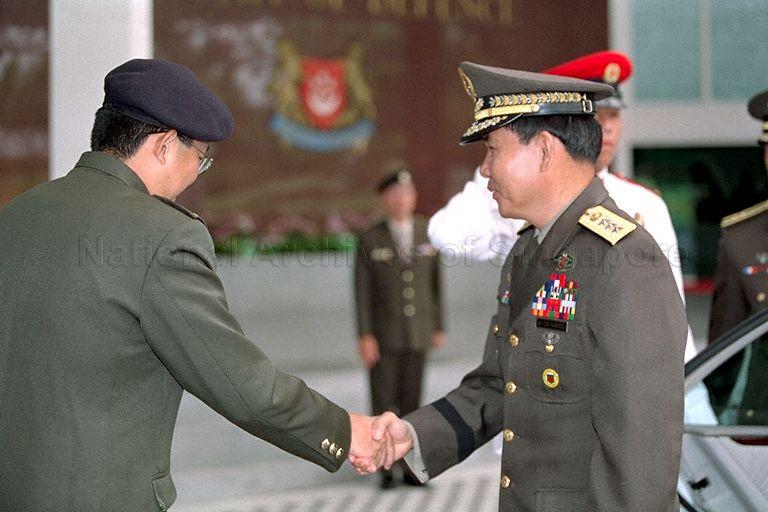 Taken at: Call on Deputy Prime Minister and Minister for Defence Dr Tony Tan by Commanding General of the Philippine Army Lieutenant-General Jaime de los Santos at Ministry of Defence (MINDEF) at Gombak Drive Pictured: Chief of Army Ng Yat Chung and Commanding General of the Philippine Army Lieutenant-General Jaime de los Santos