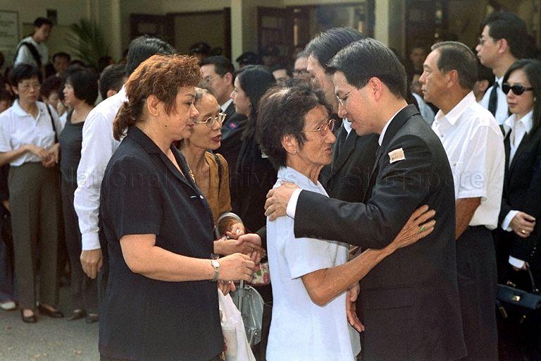 The late former President Ong Teng Cheong's sons, Ong Tze Guan (right) and Tze Boon thanking friends after the funeral service of the late former President Ong at Mount Vernon Crematorium
