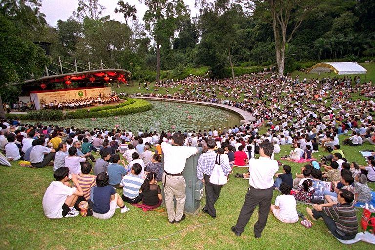 Open air concert at Shaw Foundation Symphony Stage at the Botanic Gardens. Concert was held during opening ceremony of the Chinese Cultural Festival 2000, where President S R Nathan and the First Lady were guests of honour.