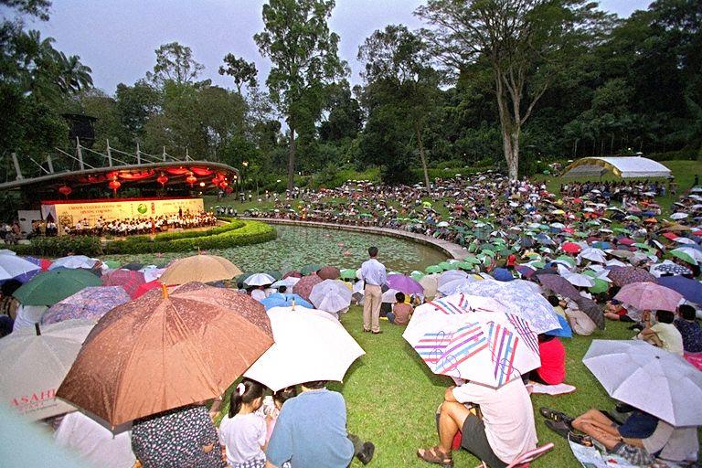 Open air concert at Shaw Foundation Symphony Stage at the Botanic Gardens. Concert was held during opening ceremony of the Chinese Cultural Festival 2000, where President S R Nathan and the First Lady were guests of honour.