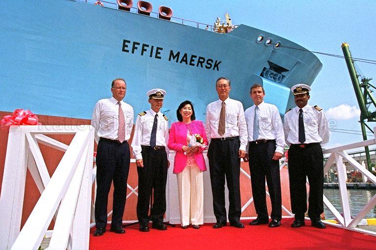 Prime Minister and Mrs Goh Chok Tong with officials posing for photograph during naming ceremony of Korean-built crude carrier, Effie Maersk, of A P Moller Singapore at Pasir Panjang Container Terminal
