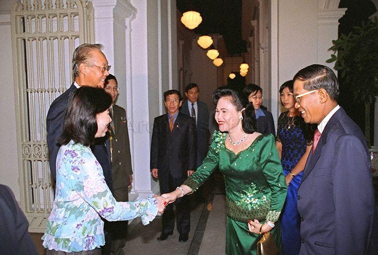 Prime Minister of Cambodia Hun Sen and Lok Chumteav Dr Bun Rany Hun Sen being greeted by Prime Minister and Mrs Goh Chok Tong on arrival at Istana where a dinner in honour of the visiting Cambodian Prime Minister is held
