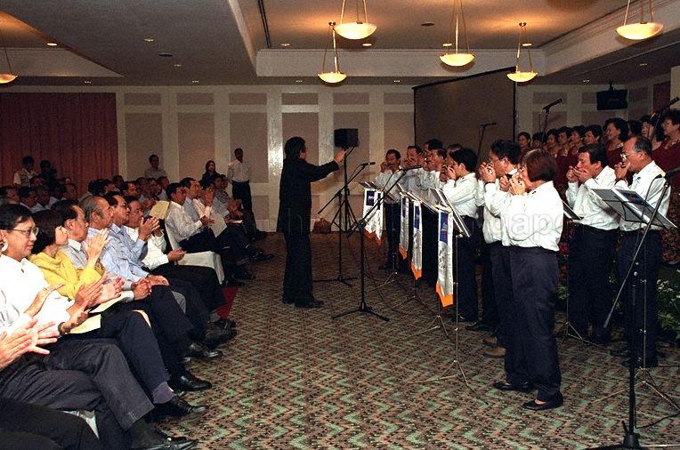 Taken at: Comfort Transportation Pte Ltd Operators' Day Celebration at NTUC Lifestyle World - Downtown East Pictured: Guest-of-Honour Deputy Prime Minister and Minister for Finance Brigadier-General (NS) Lee Hsien Loong and Comfort Group Managing Director Goh Chee Wee