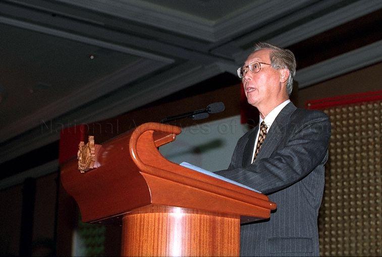 Guest-of-Honour Prime Minister Goh Chok Tong addressing guests at 10th anniversary charity dinner of Chinese Development Assistance Council (CDAC) held at Island Ballroom in Shangri-La Hotel