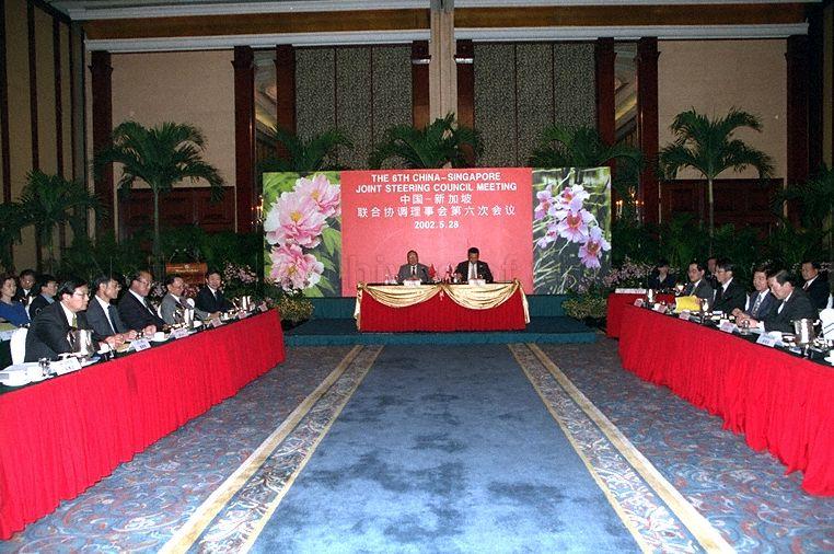 Taken at: 6th China-Singapore Suzhou Industrial Park (SIP) Joint Steering Council (JSC) Meeting at Shangri-La Hotel Island Ballroom Pictured: Deputy Prime Minister and Minister for Finance Lee Hsien Loong, Minister for Health and Second Minister for Finance Lim Hng Kiang, Minister for the Environment Lim Swee Say and Vice Premier of the State Council of the People’s Republic of China Li Lanqing
