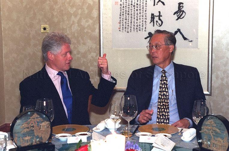 Prime Minister Goh Chok Tong and former United States President Bill Clinton having a chat during dinner hosted in honour of Mr Clinton at Jade Restaurant, The Fullerton Singapore