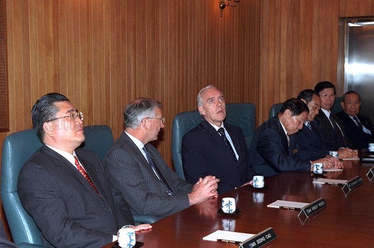 Taken at: Call on Prime Minister Goh Chok Tong by Port of Singapore Authority (PSA) International Adversary Council Members at the Istana Annexe Conference Room