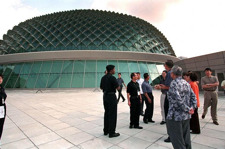 Prime Minister Goh Chok Tong and his wife, Mrs Goh touring Esplanade - Theatres on the Bay Pictured: Permanent Secretary for Information, Communications and the Arts Dr Tan Chin Nam