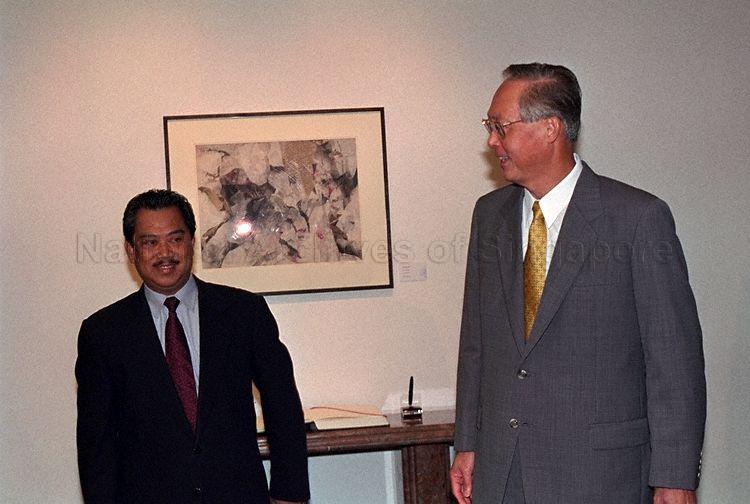 Malaysian Minister for Domestic Trade and Consumer Affairs Tan Sri Muhyiddin Yassin and delegation call on Prime Minister Goh Chok Tong at the Istana