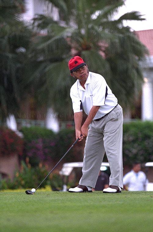 Brunei's Development Minister Dato Haji Ahmad teeing off at Sentosa Golf Club during the friendly golf tournament between Singapore and Brunei delegations. The golf tournament was part of the programme of the ninth Singapore-Brunei Exchange Visit