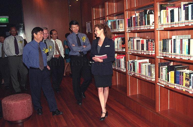 Taken at: Official Opening of Library@Esplanade at Esplanade Mall Pictured: Guest-of-Honour Senior Minister of State for Transport and Information, Communications and the Arts Khaw Boon Wan, Deputy Chief Executive of National Library Board (NLB) R Ramachandran, Member of Parliament for West Coast GRC Arthur Fong and Chairman of NLB Dr Tan Chin Nam