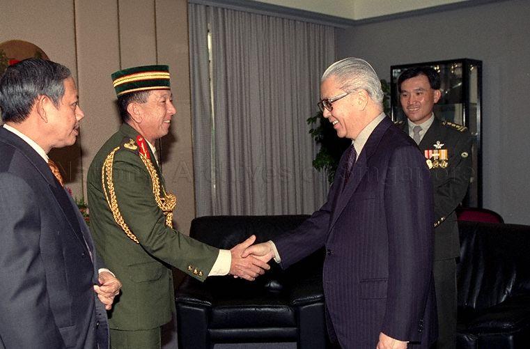 Taken at: Call on Deputy Prime Minister and Minister for Defence Dr Tony Tan by Commander of Royal Brunei Armed Forces (RBAF) Pehin Jaafar at Ministry of Defence Pictured: Deputy Prime Minister and Minister for Defence Dr Tony Tan, Commander of RBAF Pehin Jaafar and Chief of Defence Force Lim Chuan Poh