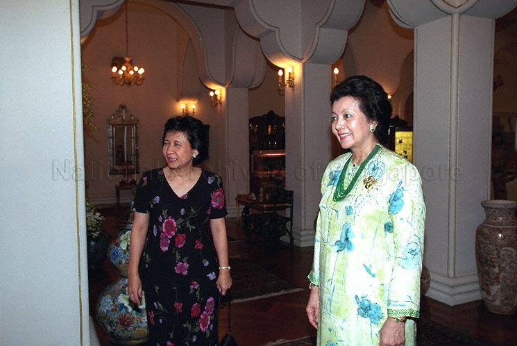 Sultanah Zanariah binti Almarhum Tengku Ahmad with her guest Mrs Lee Yock Suan, wife of Minister, Prime Minister's Office and Second Minister for Foreign Affairs at Istana Bukit Serene, Johore Bahru during Hari Raya celebration