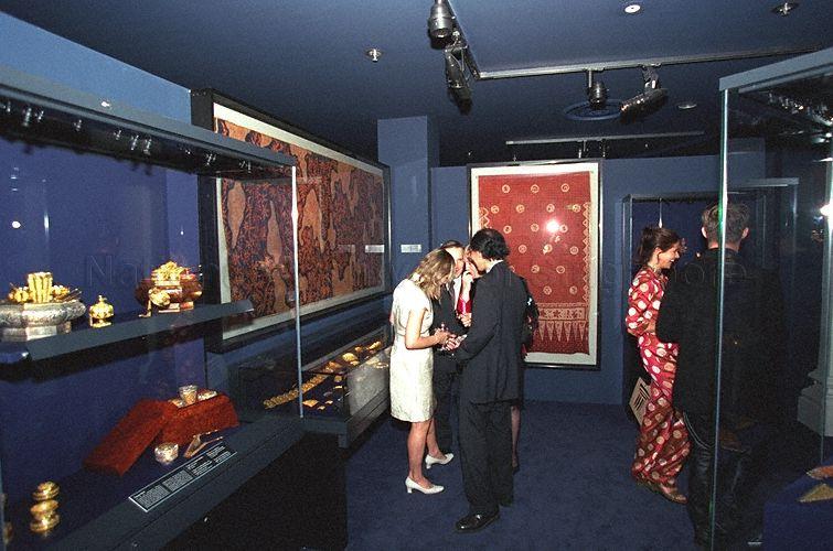 Guests looking at exhibits in Mary and Philbert Chin Gallery (featuring jewellery and textiles from island Southeast Asia) at Asian Civilisations Museum at Empress Place during the museum's Official Opening by Prime Minister Goh Chok Tong