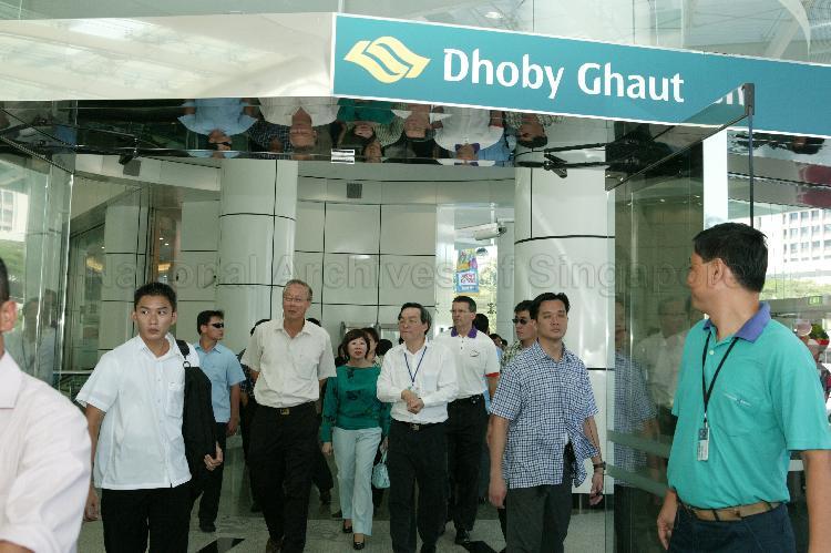 Prime Minister Goh Chok Tong and Mrs Goh at Dhoby Ghaut Mass Rapid Transit (MRT) interchange station of the newly-opened North East Line (NEL)