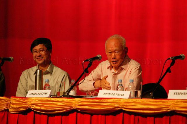 Taken at: Senior Minister Lee Kuan Yew's Dialogue Session with National Trades Union Congress (NTUC) leaders at Suntec City Ballroom Pictured: Senior Minister Lee Kuan Yew and Minister in Prime Minister's Office and Secretary-General of NTUC Lim Boon Heng