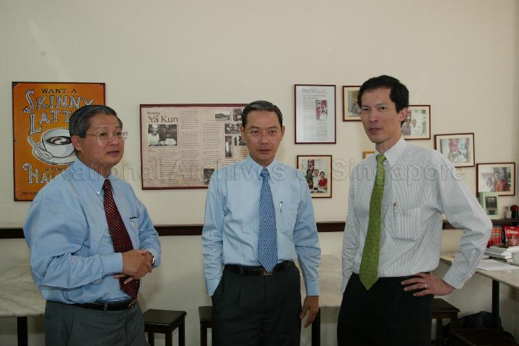 From left, Chairman of Promote Mandarin Council Professor Wee Chow Hou, Minister for Information, Communications and the Arts Dr Lee Boon Yang and Chief Executive of National Library Board Dr Christopher Chia at Ya Kun Kaya Toast Coffee Stall before official launch of Speak Mandarin Campaign at Mox Bar and Cafe, 21 Tanjong Pagar Road