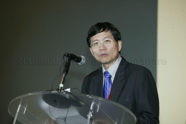 Chairman of Economic Development Board (EDB) Teo Ming Kian speaking at launch of Exhibition of the Enterprise Exchange, which is part of the six-day Global Entrepolis@Singapore 2003, at Suntec International Convention and Exhibition Centre. Guest-of-honour at the event was Minister for Trade and Industry Brigadier-General George Yeo Yong-Boon.