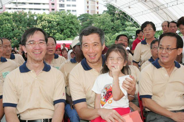 Taken at: Carnival Day cum Walk-A-Jog organised by Ang Mo Kio Group Representation Constituency (GRC) PAP Community Foundation (PCF) Pictured: Guest-of-Honour Prime Minister Lee Hsien Loong, Members of Parliament for Ang Mo Kio GRC Dr Tan Boon Wan, and Seng Han Thong