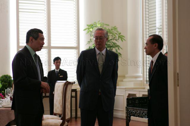 (From left) Prime Minister and Minister for Finance Lee Hsien Loong, Senior Minister Goh Chok Tong and Minister for Foreign Affairs Brigadier-General George Yeo Yong-Boon awaiting arrival of President of France Jacques Chirac at Istana where a luncheon is hosted in his honour. The French President was on a three-hour stopover in Singapore en route to Hanoi for fifth Asia-Europe Meeting (ASEM) summit.