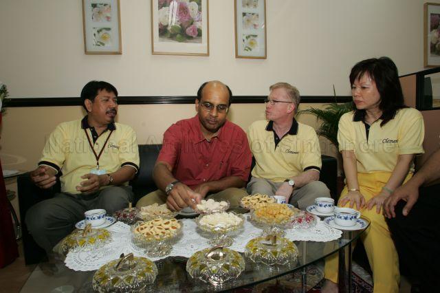 Taken at: Ministerial community visit at Clementi Division of West Coast GRC Pictured: Minister for Education Tharman Shanmugaratnam, Members of Parliament (MP) for West Coast GRC Arthur Fong and Ho Geok Choo