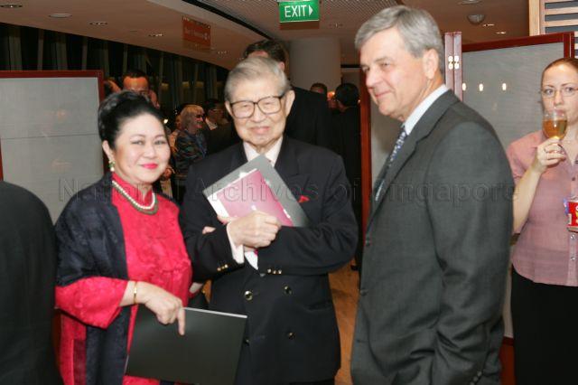 Chairman of Lee Foundation Lee Seng Gee and his wife, Mrs Della Lee, with guest during opening night of Tchaikovsky Festival in aid of Bone Marrow Donor Programme at Esplanade Concert Hall. Senior Minister Goh Chok Tong was Guest-of-Honour at the event presented by Singapore Press Holdings (SPH) and co-sponsored by Lee Foundation and LUKoil Asia Pacific.