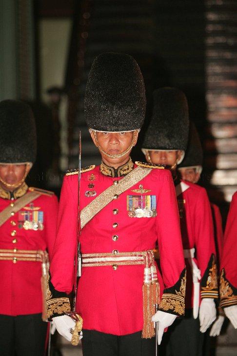 Thai royal guards at Chakri Throne Hall in the Grand Palace, Bangkok, where state banquet for President and Mrs S R Nathan given by Their Majesties King Bhumibol Adulyadej and Queen Sirikit of Thailand is held. The Singapore President was on a five-day state visit to Thailand.