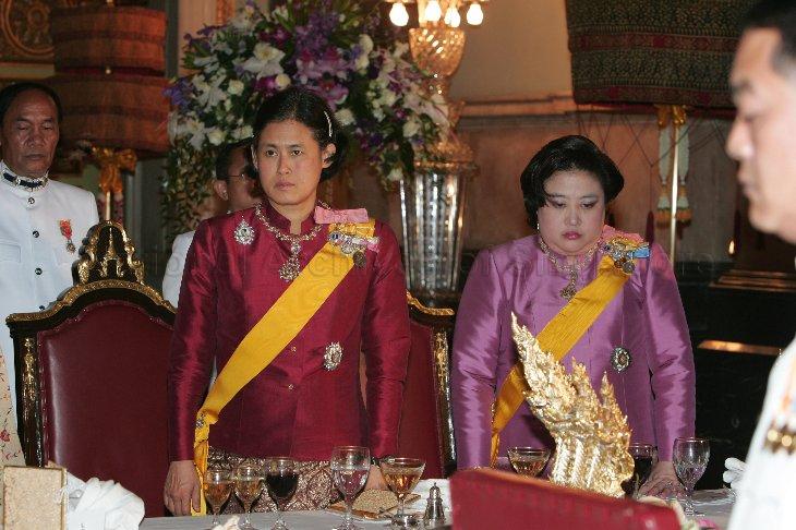 Her Royal Highness (HRH) Princess Maha Chakri Sirindhorn and HRH Princess Soamsavali (right) of Thailand attending state banquet for President and Mrs S R Nathan, who are on a five-day state visit to Thailand, given by Their Majesties King Bhumibol Adulyadej and Queen Sirikit of Thailand at Chakri Throne Hall in the Grand Palace, Bangkok
