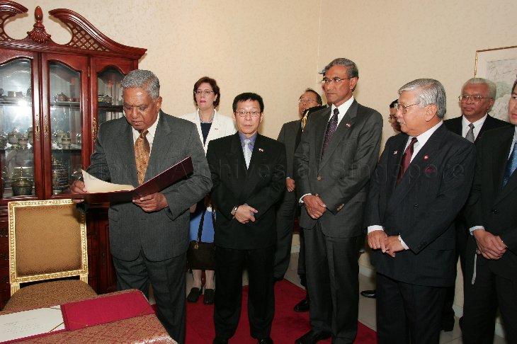 President S R Nathan, who is on a five-day state visit to Thailand, with his entourage including Minister for National Development Mah Bow Tan, Minister of State for Foreign Affairs Zainul Abidin bin Mohamed Rasheed and Chairman of Singapore Red Cross Society Lieutenant General (Retired) Winston Choo at presentation of a donation from Singapore Red Cross Society to the Thai Red Cross Society in Terd Prakiat Building, Bangkok