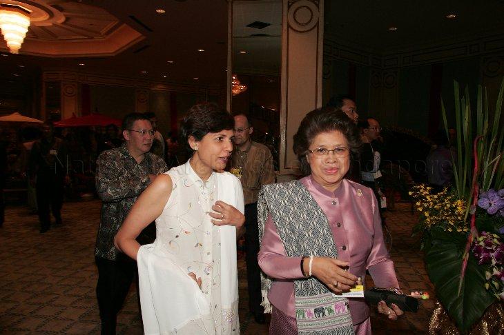 PICTURE SHOWS JUTHIKA RAMANATHAN (LEFT), DAUGHTER OF PRESIDENT S R NATHAN, WITH THAI DEPUTY PRINCIPAL PRIVATE SECRETARY THANPUYING PUTRIE VIRAVAIDYA