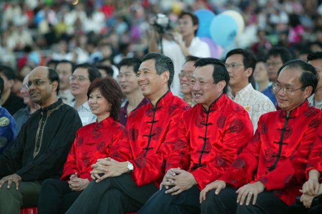 (From right to left) Minister of State for Education Chan Soo Sen, Member of Parliament for Hong Kah Group Representation Constituency (GRC) Ang Mong Seng, Guest of Honour Prime Minister Lee Hsien Loong, Mayor of South West Community Development Council (CDC) Dr Amy Khor Lean Suan and Minister for Education Tharman Shanmugaratnam at Launch of Singapore Lion, an event co-organised by South West District Inter-Racial and Religious Confidence Circle (IRCC) and Singapore National Wushu Federation, at Jurong East Sports and Cultural Centre