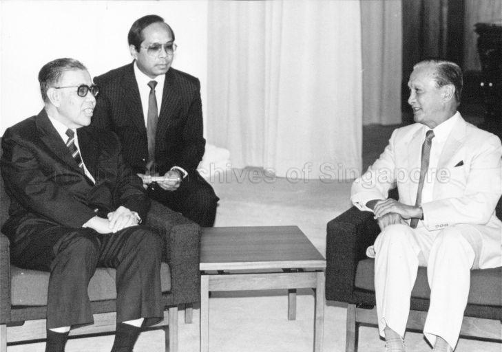 Burmese Prime Minister U Maung Maung Kha (left) calls on President Wee Kim Wee at Istana during the Prime Minister's four-day official visit to Singapore