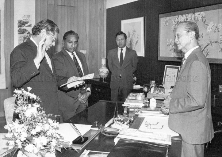 Justice T S Sinnathuray (second from left) witnessing the swearing-in ceremony of H R Hochstadt as member of Presidential Council for Minority Rights in the presence of President Wee Kim Wee at Istana