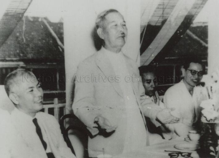 Tan Kah Kee Giving a thank you speech at Ee Hoe Hean Club