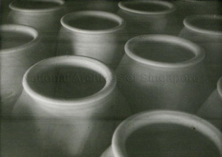 Picture of pottery. This is taken from Sam Mui Kuang Pottery which was located at Jalan Hwi Yoh during 1957-1958. Jalan Hwi Yoh and Yio Chu Kang road junction were known as Chia Keng,