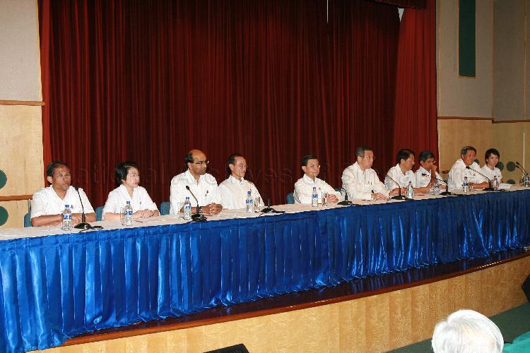 Elected People's Action Party (PAP) Members of Parliament (from right) Ms Grace Fu Hai Yien of Jurong Group Representation Constituency (GRC), Dr Ng Eng Hen of Bishan-Toa Payoh GRC, Dr Yaacob Ibrahim of Jalan Besar GRC, Teo Chee Hean of Pasir Ris-Punggol GRC, Lee Hsien Loong of Ang Mo Kio GRC, Wong Kan Seng of Bishan-Toa Payoh GRC, George Yeo Yong-Boon of Aljunied GRC, Tharman Shanmugaratnam of Jurong GRC, Mrs Lim Hwee Hua of Aljunied GRC and Masagos Zulkifli bin Masagos Mohamad of Tampines GRC holding post-election press conference at Treasury Building