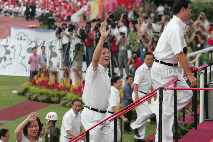 National Day Parade 2006 at National Stadium -- Arrival of Member of Parliament (MP) for Bukit Panjang Dr Teo Ho Pin (right), MP for Aljunied Group Representation Constituency (GRC) Dr Ong Seh Hong, and MP for West Coast GRC Ho Geok Choo