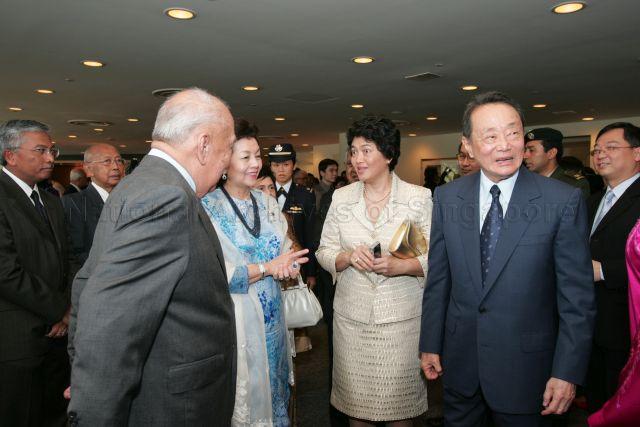 Taken at: Conferment Ceremony for Sultan Iskandar Ibni Almarhum Sultan Ismail of Johor at the National University of Singapore (NUS) Pictured: Sultan Iskandar of Johor and his wife Sultanah Zanariah, &nbsp;Minister of State for Education and Manpower Gan Kim Yong, Senior Parliamentary Secretary for Manpower and Health Hawazi Daipi, Malaysian business magnate and investor Robert Kuok and his wife Ho Poh Lin