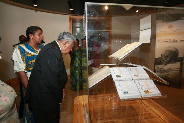 Taken at: Tour of Red Location Museum in Port Elizabeth during President S R Nathan's state visit to South Africa from 18 to 25 April 2007 Pictured: President S R Nathan and Mayor of Cape Town Nondumiso Maphazi