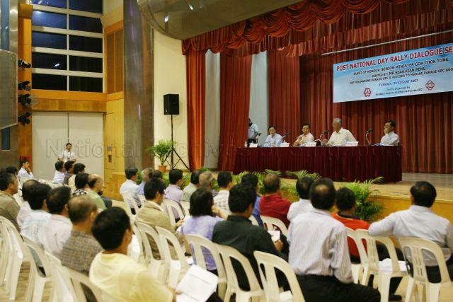 Taken at: Post National Day Rally Dialogue Session hosted by Member of Parliament for Marine Parade GRC Seah Kian Peng and jointly organised by Braddell Heights and Marine Parade Citizens' Consultative Committees (CCCs) at Braddell Heights Pictured: Guest-of-Honour Senior Minister Goh Chok Tong, Member of Parliament for Marine Parade GRC Seah Kian Peng, Chairman of Braddell Heights CCC Ng Cher Yan and Vice Chairman of Marine Parade CCC Tan Jack Thian
