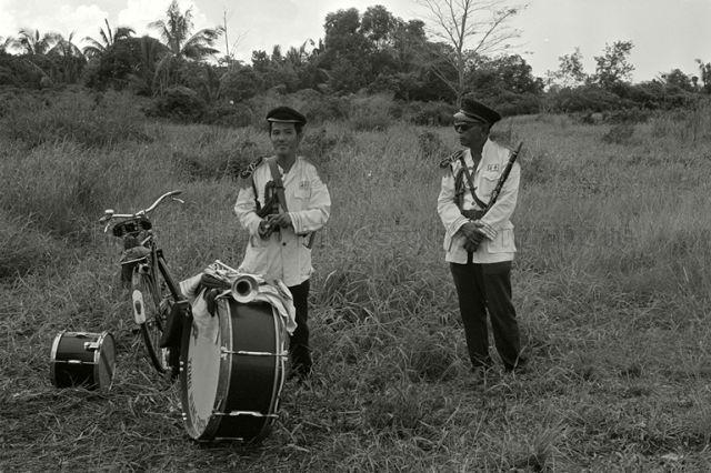 Waiting for the interment of Teochew opera boss of Lau Chet Kee Hiang at Choa Chu Kang cemetery