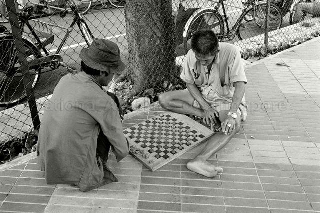 Playing draughts along the five foot way