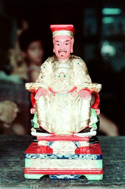 Work of deity carver Ng Say Tian at Club Street - Carving of Zhang Gong Sheng Jun also known as Fa Zhu Gong